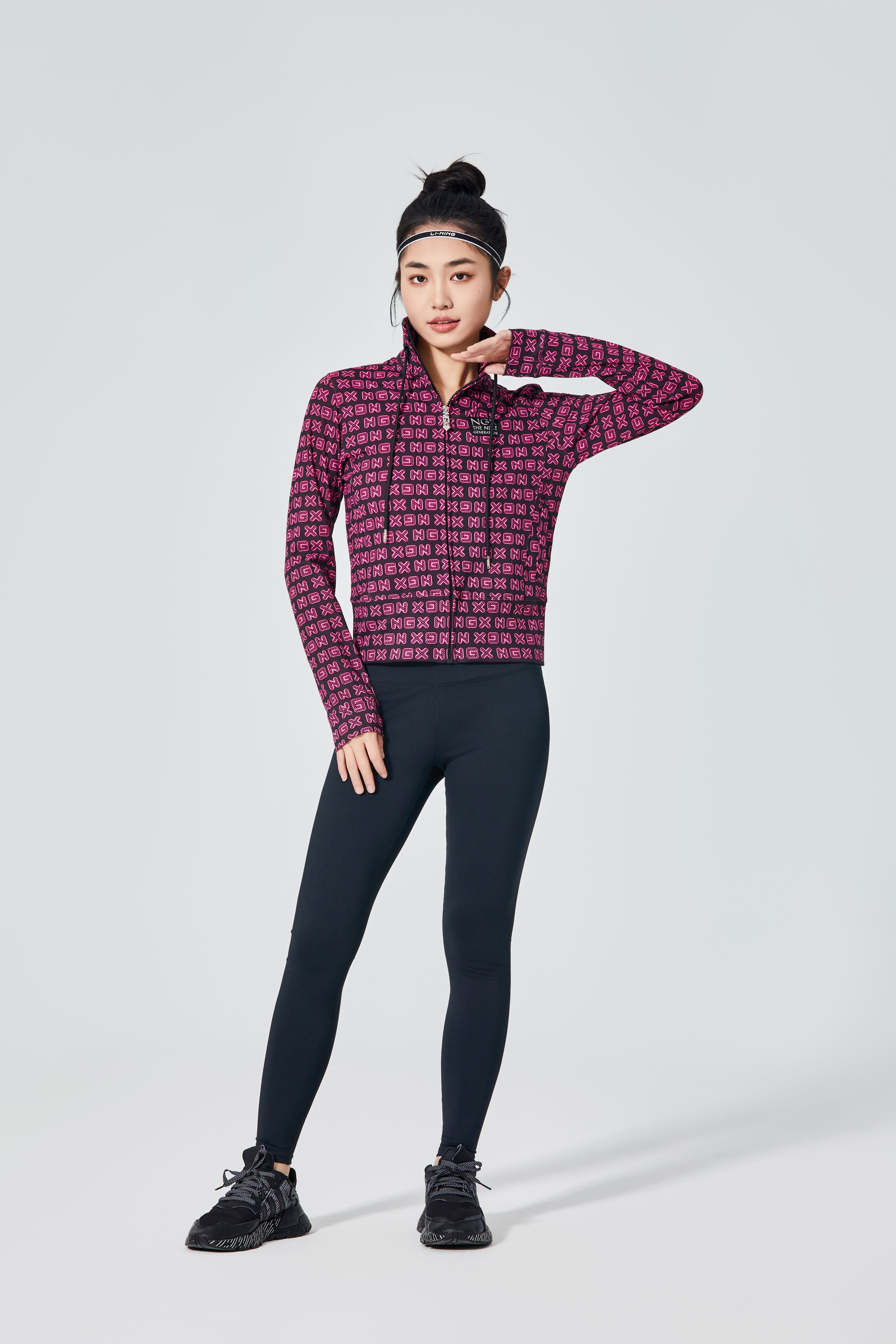 Unveils naka -istilong bagong pang -atleta ng kababaihan ng atletiko, muling tukuyin ang aktibo - magsuot ng fashion